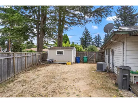 Exterior - 631 SE 215th Ave, Gresham, OR 97030 photo 10 of 10
