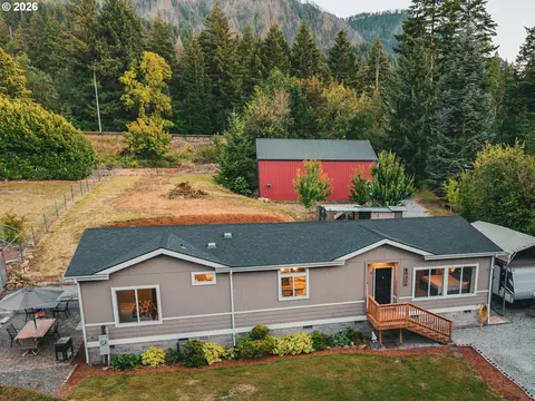 840 SE Mountain View Dr, Cascade Locks, OR 97014 photo 2