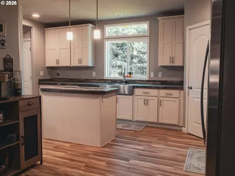 840 SE Mountain View Dr, Cascade Locks, OR 97014 photo 6
