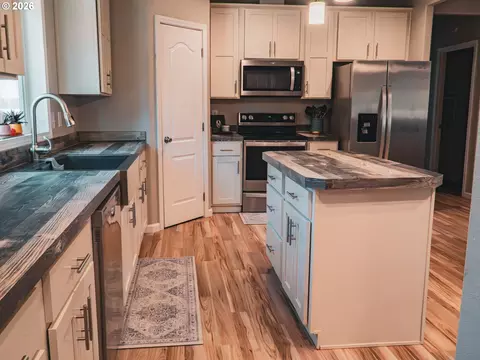 840 SE Mountain View Dr, Cascade Locks, OR 97014 photo 8