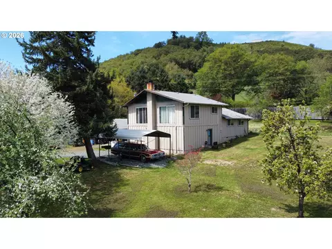 176 Homestead Dr, Myrtle Creek, OR 97457