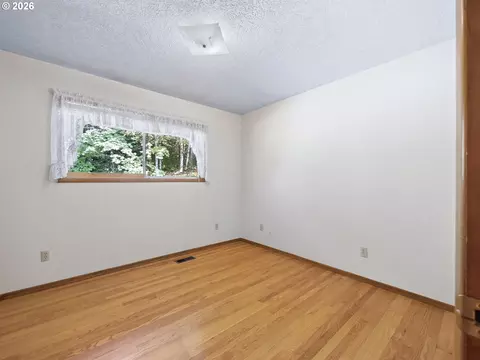 Bedroom - 19955 SE Tillstrom Rd, Damascus, OR 97089 photo 4 of 5