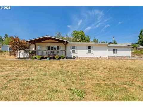 2430 Landers Ave, Roseburg, OR 97471