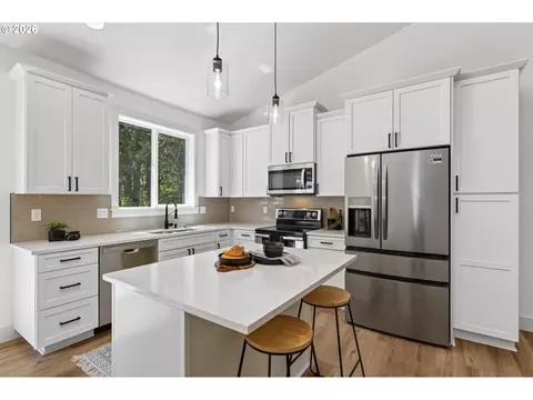 Kitchen - 112 Carson Creek Rd, Carson, WA 98610 photo 2 of 4