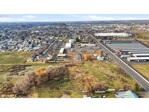 Elm, Hermiston, OR 97838 photo 7