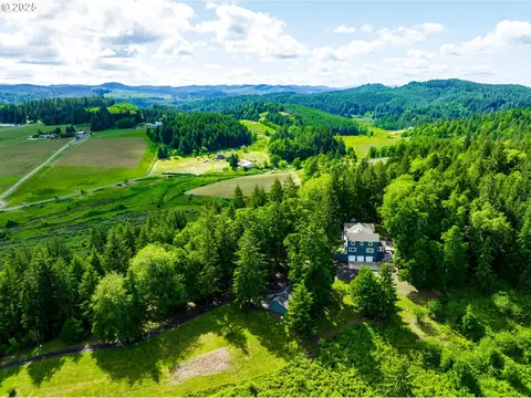27161 Briggs Hill Rd, Eugene, OR 97405
