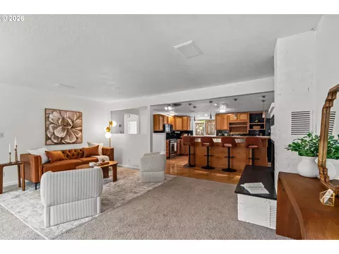 Living - 1755 E 43rd Ave, Eugene, OR 97405 photo 1 of 2