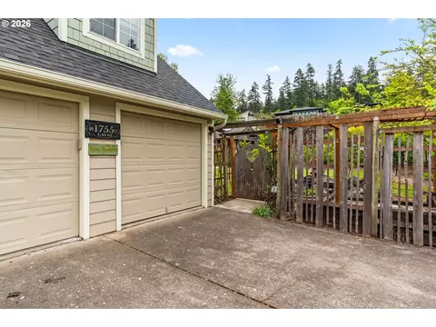 Exterior - 1755 E 43rd Ave, Eugene, OR 97405 photo 2 of 7