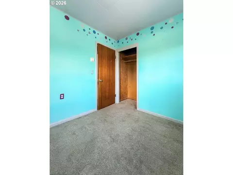 Bedroom - 445 Riverside Dr, Burns, OR 97720 photo 2 of 5
