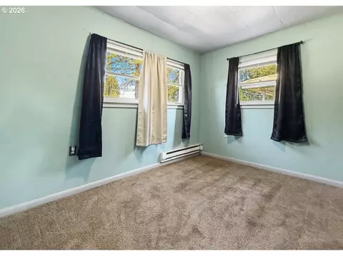 Bedroom - 445 Riverside Dr, Burns, OR 97720 photo 5 of 5