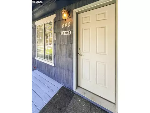 Exterior - 445 Riverside Dr, Burns, OR 97720 photo 2 of 6