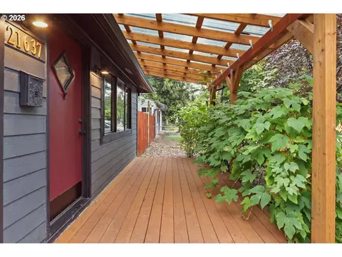 Exterior - 21637 SE Ash St, Gresham, OR 97030 photo 1 of 12