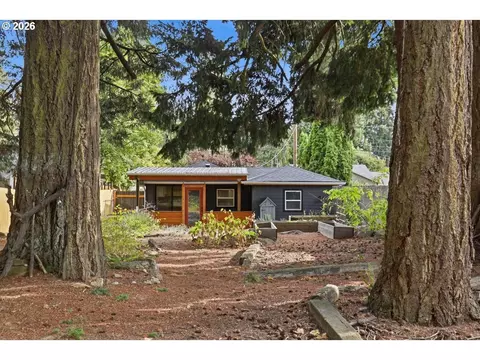 Exterior - 21637 SE Ash St, Gresham, OR 97030 photo 5 of 12