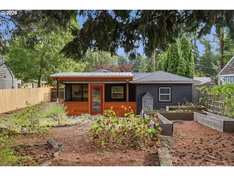 Exterior - 21637 SE Ash St, Gresham, OR 97030 photo 6 of 12