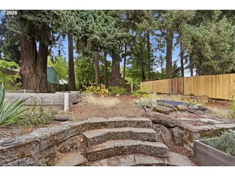 Exterior - 21637 SE Ash St, Gresham, OR 97030 photo 3 of 12