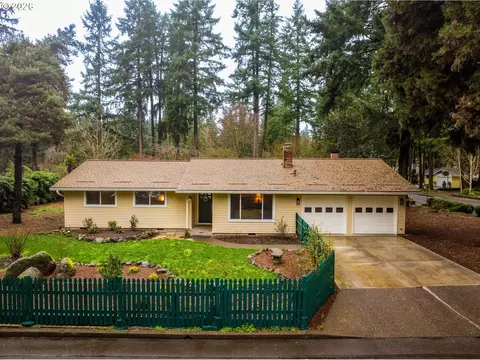 5271 Chinook Ct, Lake Oswego, OR 97035