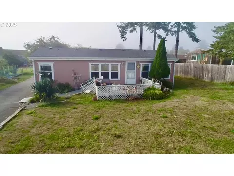 301 Oxford St, Brookings, OR 97415
