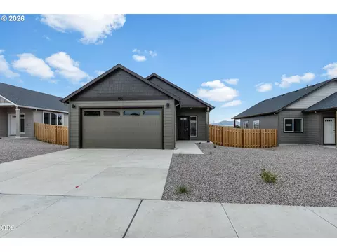506 SW 6th St, Metolius, OR 97741
