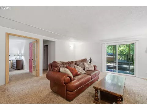 3820 SEl Camino Dr, Gresham, OR 97080 photo 8