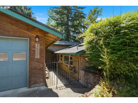 3820 SEl Camino Dr, Gresham, OR 97080 photo 2