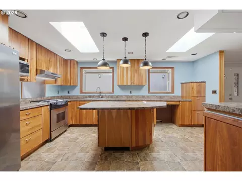 3820 SEl Camino Dr, Gresham, OR 97080 photo 5