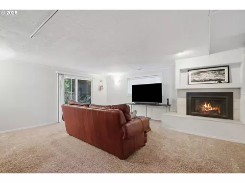 3820 SEl Camino Dr, Gresham, OR 97080 photo 9