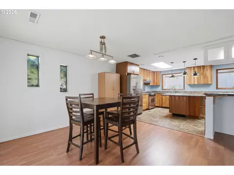 3820 SEl Camino Dr, Gresham, OR 97080 photo 6