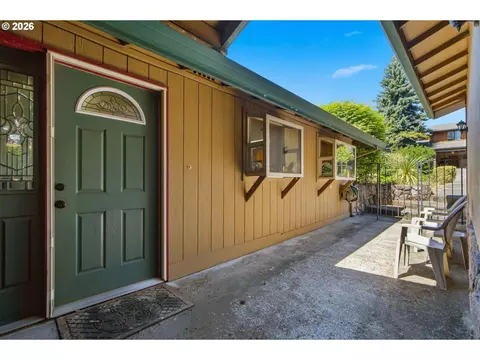 3820 SEl Camino Dr, Gresham, OR 97080 photo 3