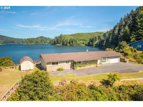 600610 Falling Tree Ln, Lakeside, OR 97449