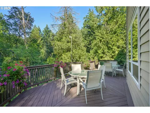 Exterior - 1488 SW 17th Ct, Gresham, OR 97080 photo 5 of 10