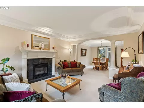 Living - 1488 SW 17th Ct, Gresham, OR 97080 photo 1 of 4