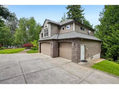 Exterior - 1488 SW 17th Ct, Gresham, OR 97080 photo 2 of 10