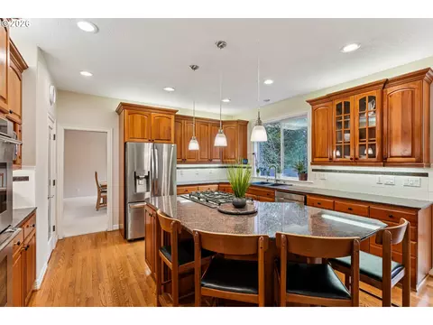 Kitchen - 1488 SW 17th Ct, Gresham, OR 97080 photo 2 of 4
