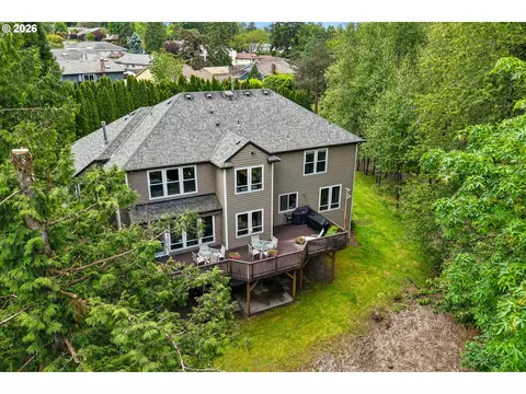 Exterior - 1488 SW 17th Ct, Gresham, OR 97080 photo 9 of 10