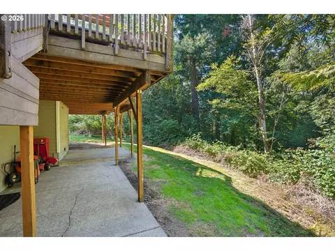Exterior - 1488 SW 17th Ct, Gresham, OR 97080 photo 6 of 10