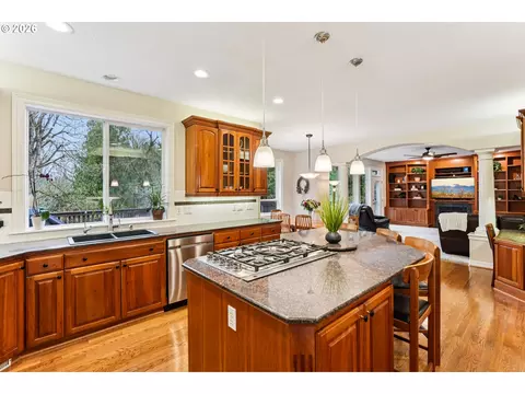 Kitchen - 1488 SW 17th Ct, Gresham, OR 97080 photo 4 of 4