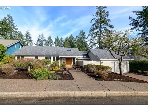 1776 White Oak Dr, Eugene, OR 97405