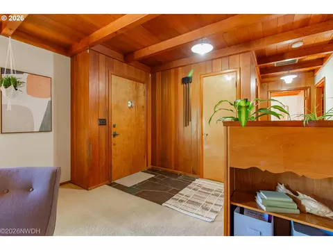 Entry Way - 1035 Willa St, Eugene, OR 97404 photo 1 of 3