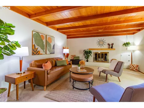 Living - 1035 Willa St, Eugene, OR 97404 photo 1 of 3