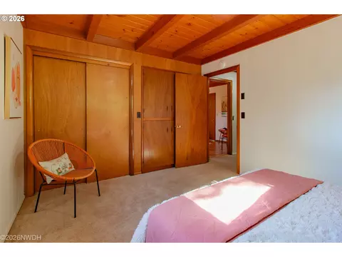 Bedroom - 1035 Willa St, Eugene, OR 97404 photo 4 of 4
