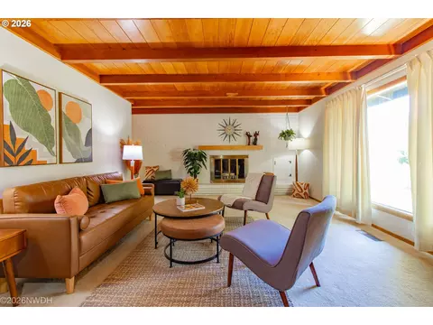 Living - 1035 Willa St, Eugene, OR 97404 photo 2 of 3
