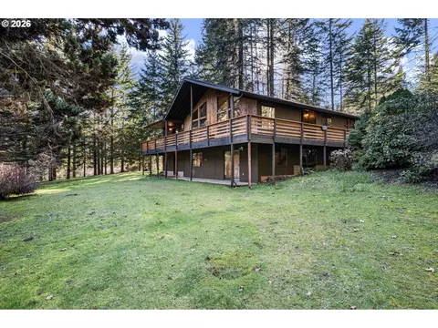 88931 Lois Ln, Elmira, OR 97437