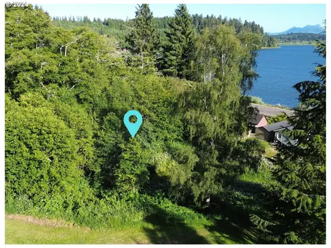 2041 SE 1st St, Astoria, OR 97103