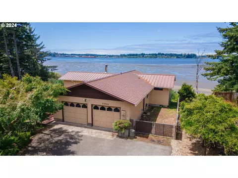 94024 E Shore Dr, North Bend, OR 97459