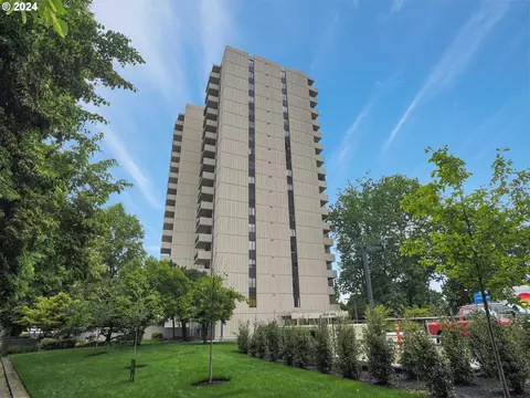 2211 SW 1st Ave #302, Portland, OR 97201