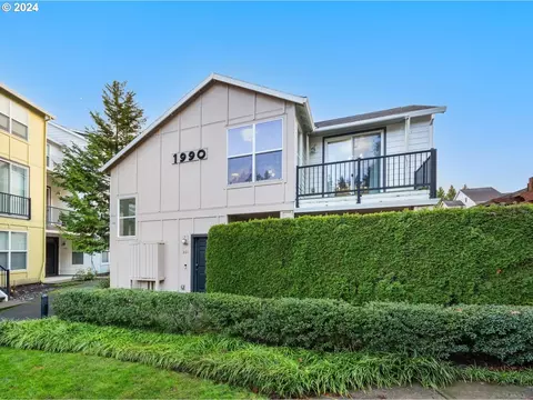 1990 NW Cadbury Ave #201, Hillsboro, OR 97006