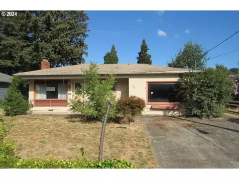 367 W Hazel St, Roseburg, OR 97471