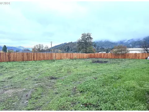 0 Peacock Ln, Myrtle Creek, OR 97457