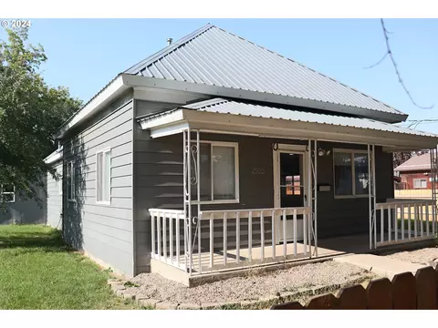 2968 Campbell St, Baker City, OR 97814