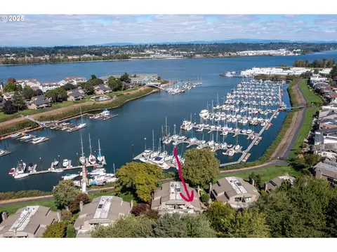 505 N Tomahawk Island Dr, Portland, OR 97217